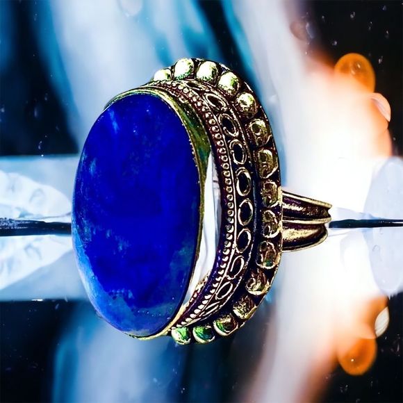 Sodalite Gemstone in a Handcrafted Vintage-Look 925 Stamped Silver Ring (8.25) - Picture 4 of 9